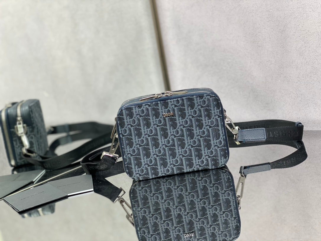 Dior 經典相機包-17*5*12cm