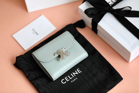 Celine TRIOMPHE 小號亮澤羊皮翻蓋錢包-礦石灰