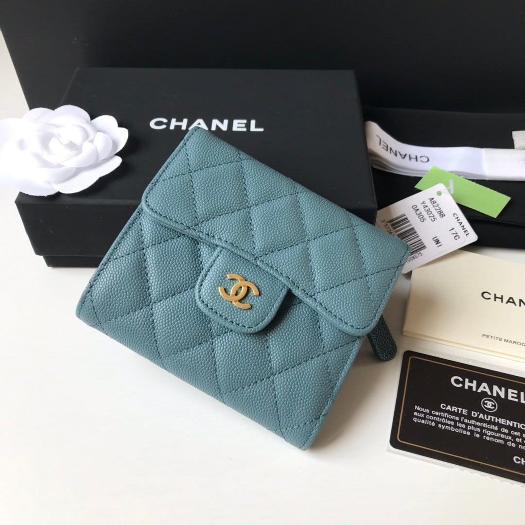 Chanel 三折短夾-霧霾藍球紋皮金釦