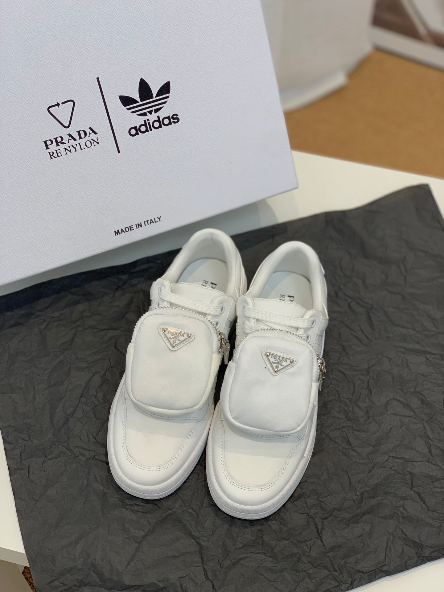 Prada 鞋-Prada x adidas 聯名款 運動休閒鞋