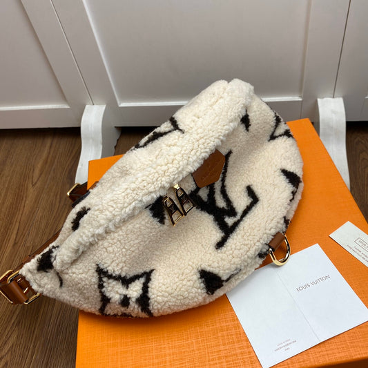 M55425 路L家-BUMBAG 絨布 腰包