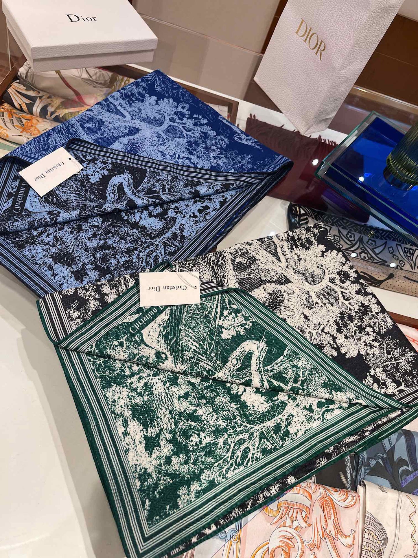 迪D家-叢林雙面異色絲絨方巾