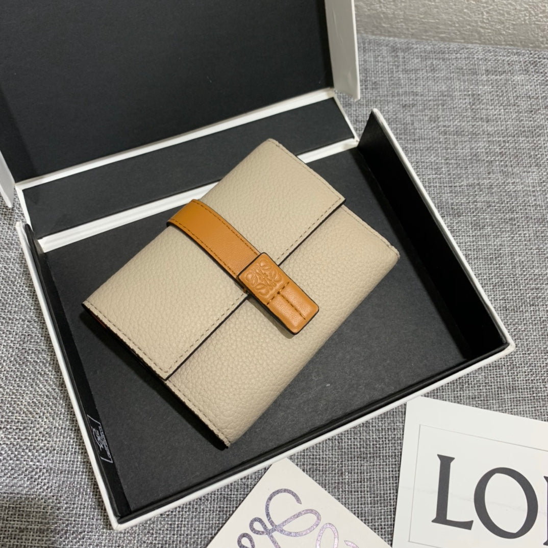 Loewe 三折短夾