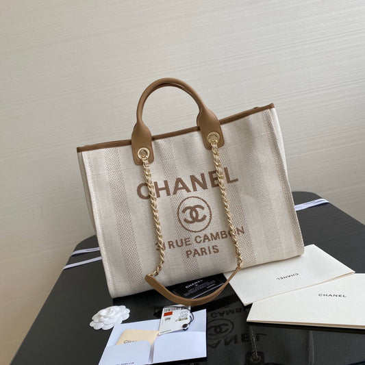 Chanel 大號米色條紋沙灘包