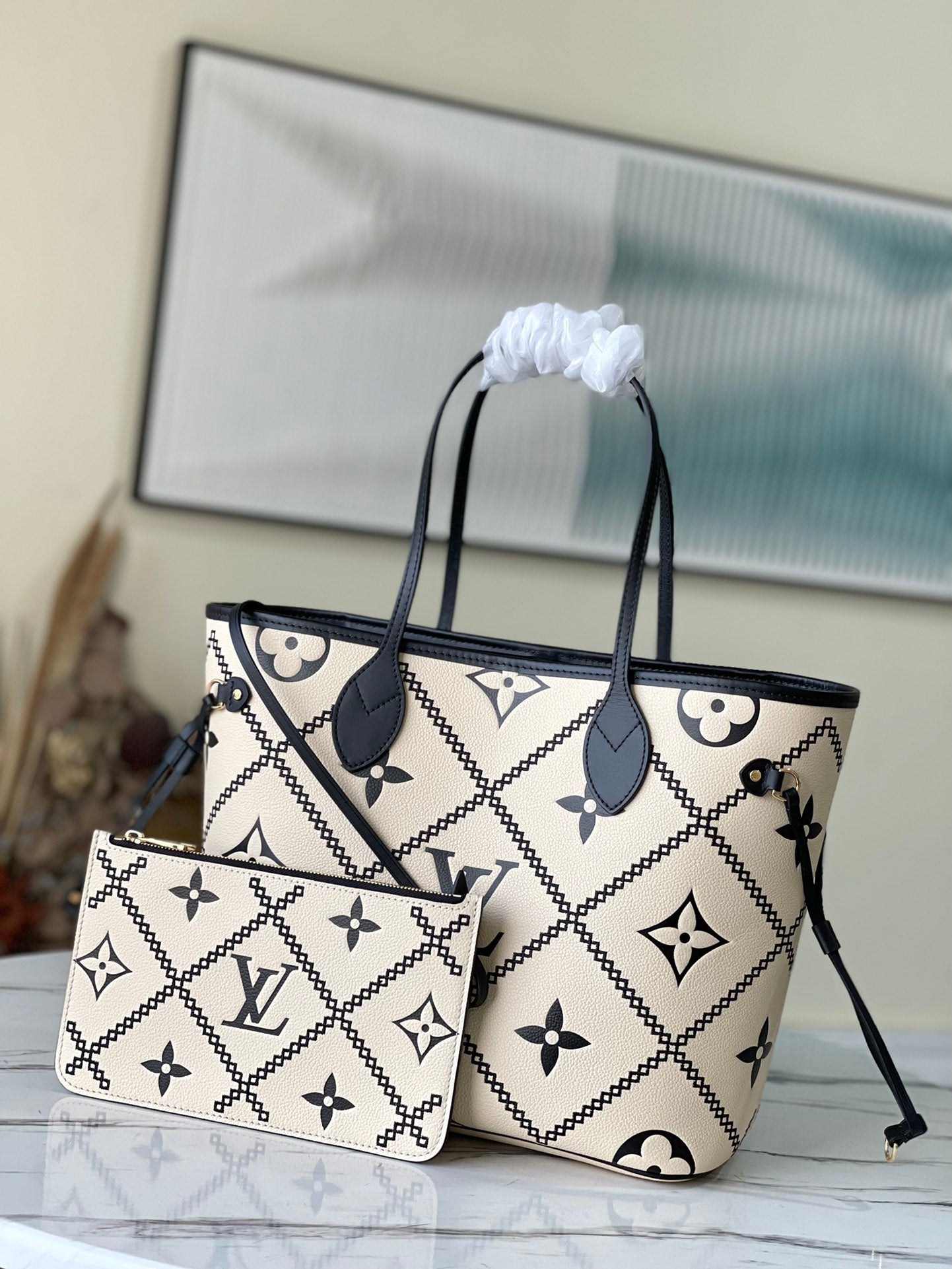 M46039 路L家-2022 春季系列 Neverfull 手袋 奶白色