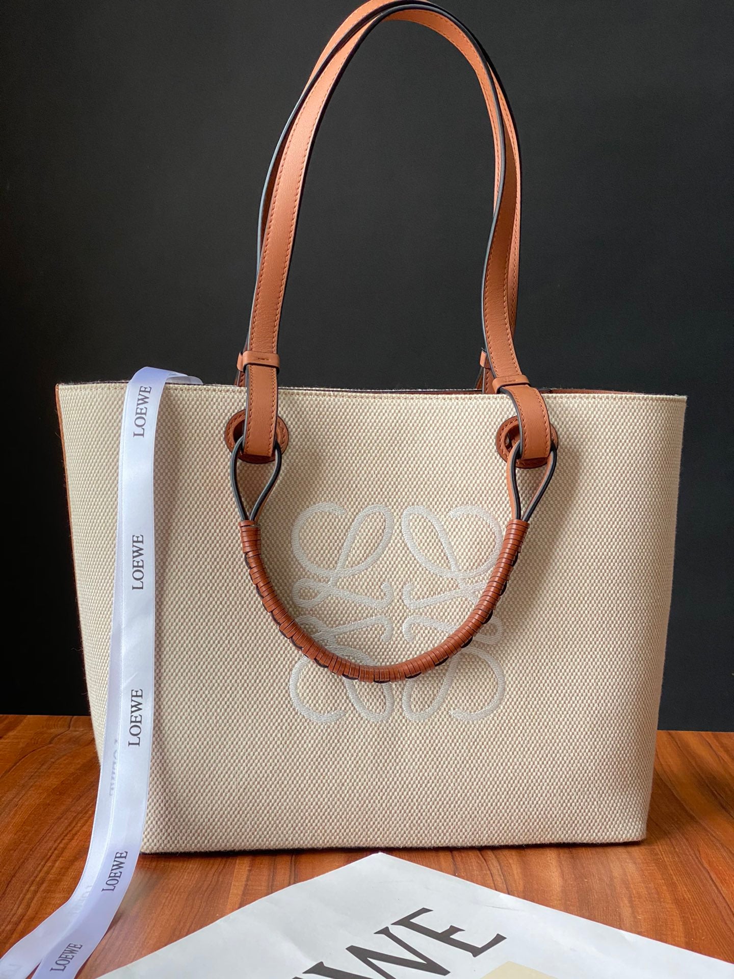 羅L威-Anagram Tote 刺繡印花 小號