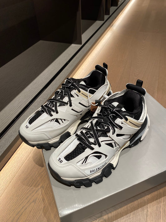 Balenciaga 巴黎世家-老爹鞋