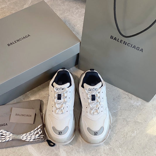 Balenciaga 巴黎世家- Triple S 氣墊老爹鞋