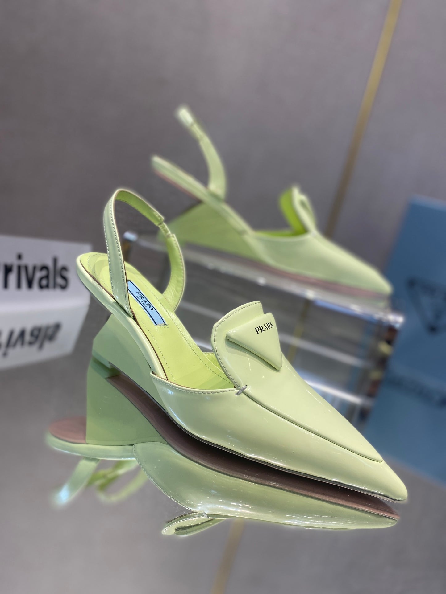 Prada鞋-Prada 低跟涼鞋（青蘋果綠）