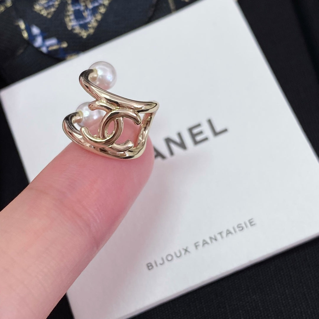 Chanel 耳骨夾