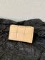 B編織- 大格翻蓋卡包 小羊皮 12.2×7.5×2.5cm