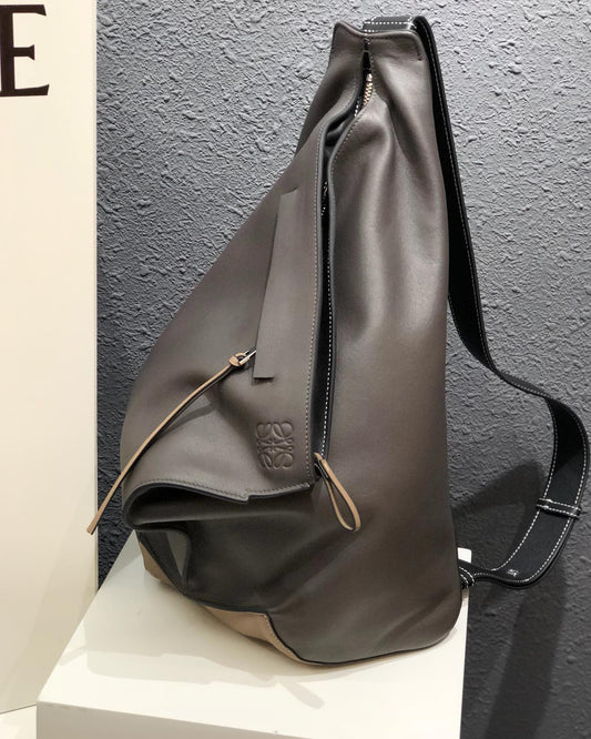 Loe-anton bag 肩背包 後背包 咖色