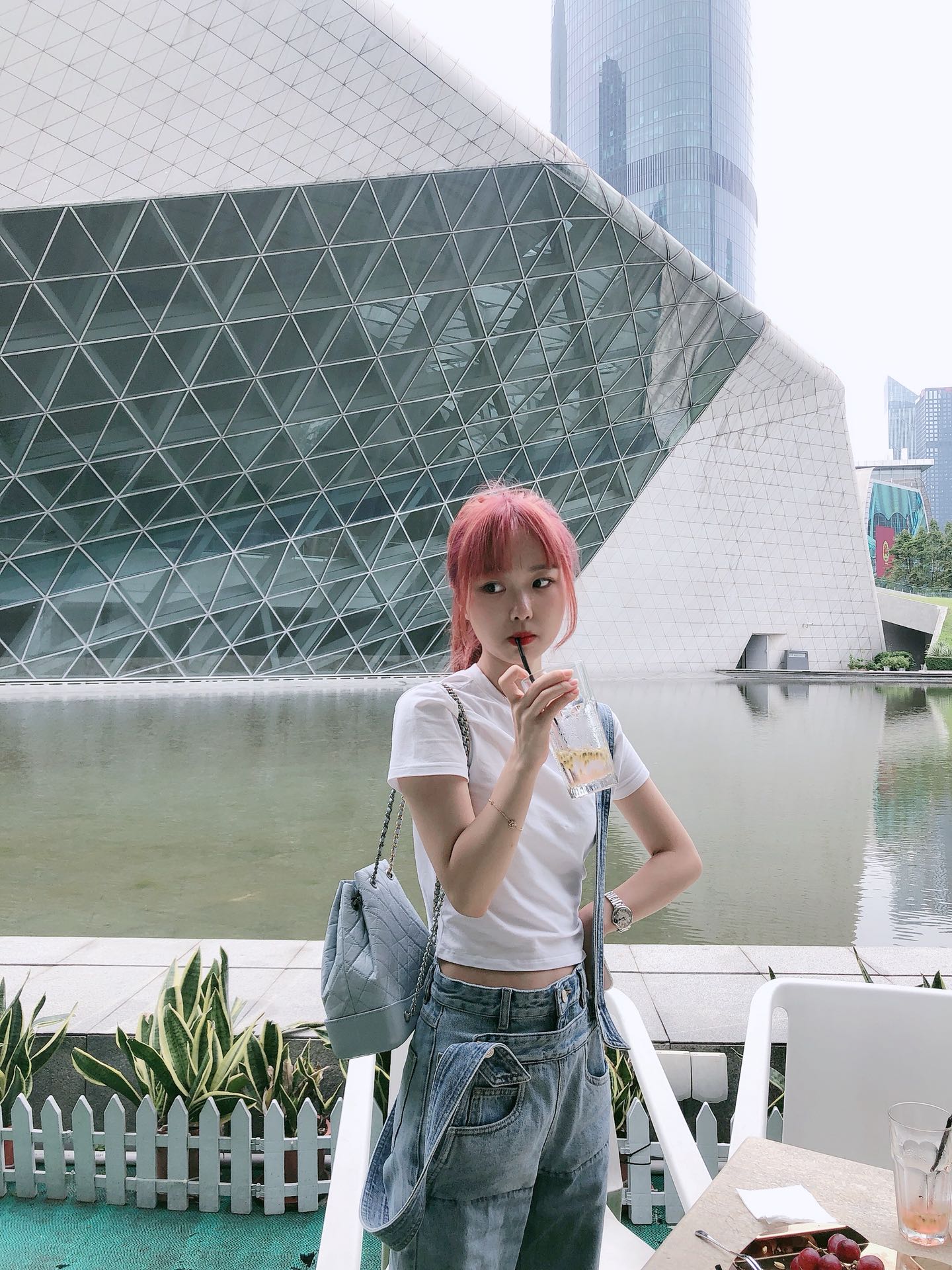 小香家-流浪後背包上身照-網路參考圖