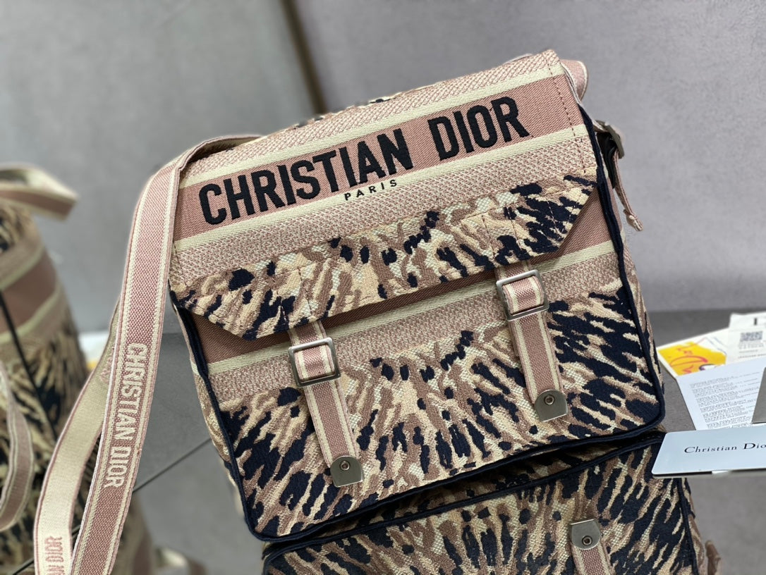 Dior 萬花筒郵差包