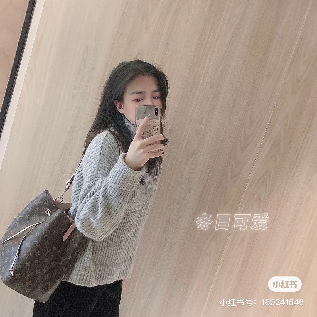 M44022 路L家-2019年春季系列 Neonoe水桶包 上身照
