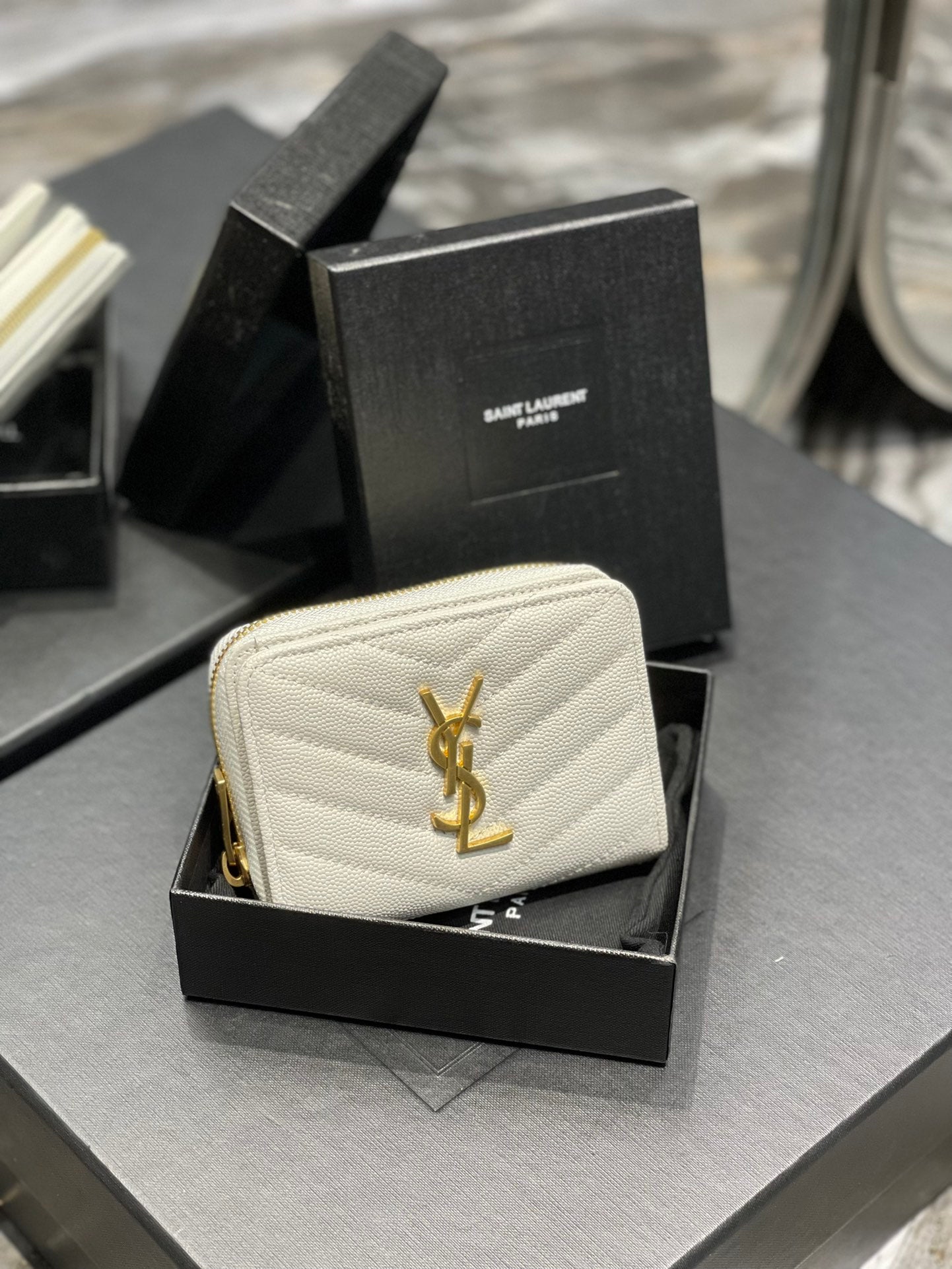YSL 拉鍊短夾 白色金扣