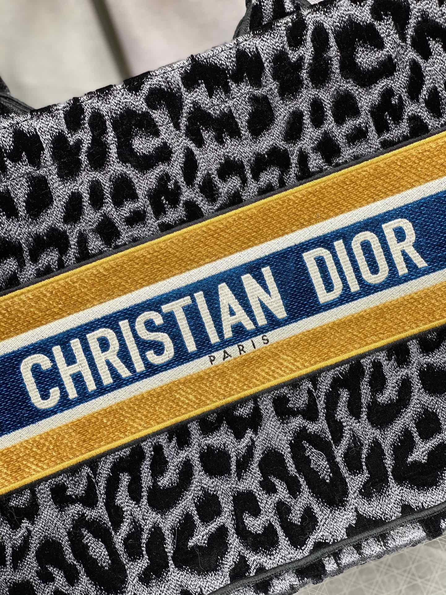 Dior Book Tote-小號36.5cm-絲絨豹紋-黃