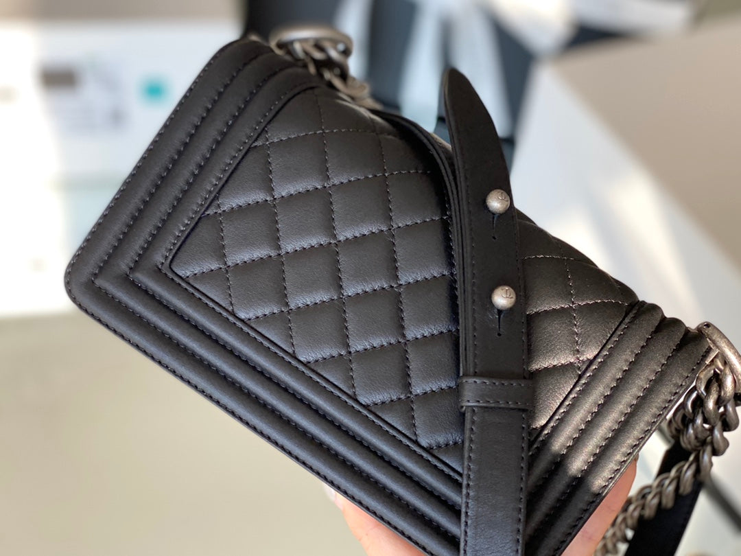 Chanel Leboy Mini-黑色胎牛皮-復古銀扣