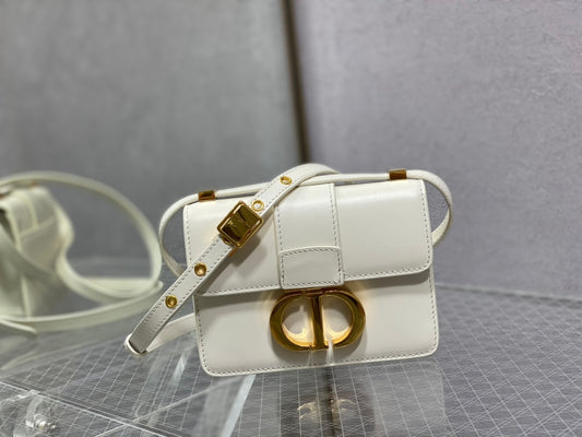 Dior-蒙田包 最新micro系列 白色