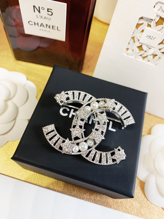 Chanel 胸針