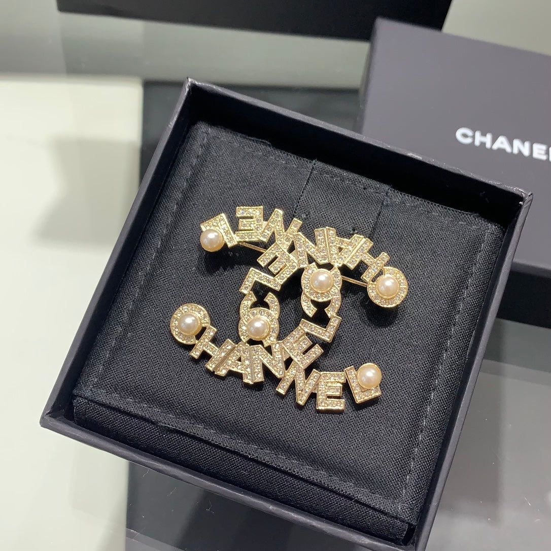 Chanel 胸針