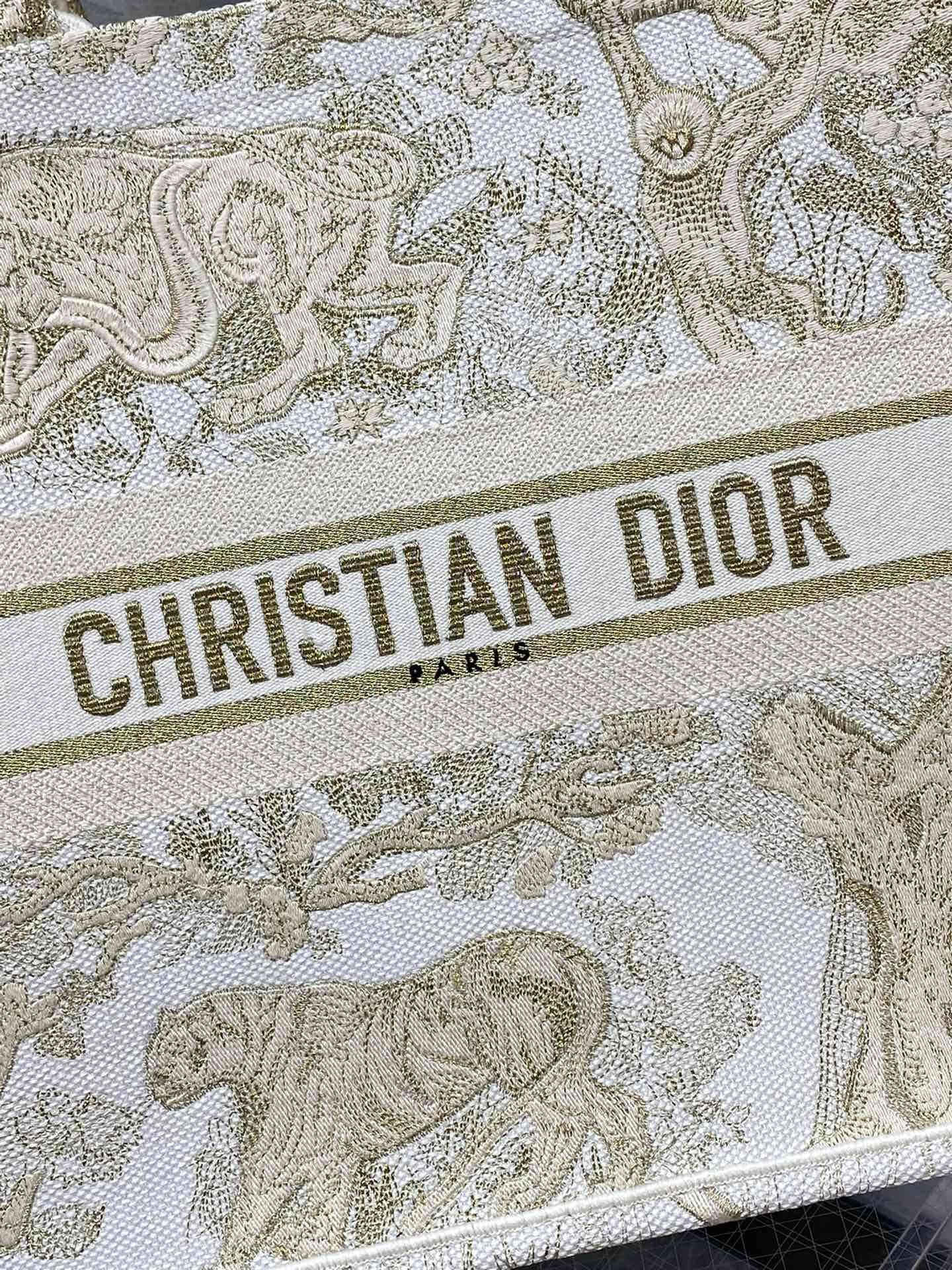 Dior Book Tote-大號41.5c-金色老虎 聖誕限量