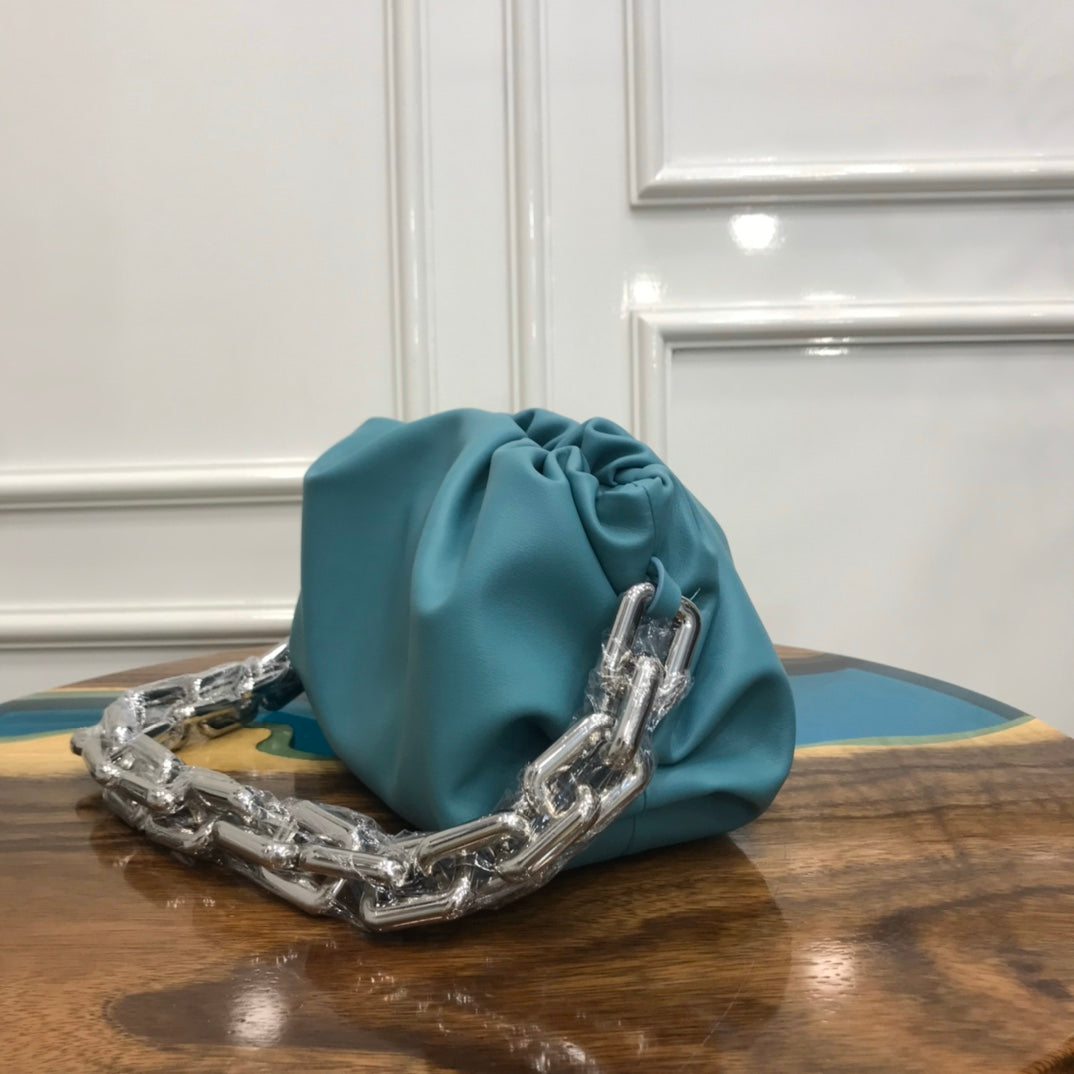 B編織- The  pouch 鏈條 雲朵包 31x16X12cm