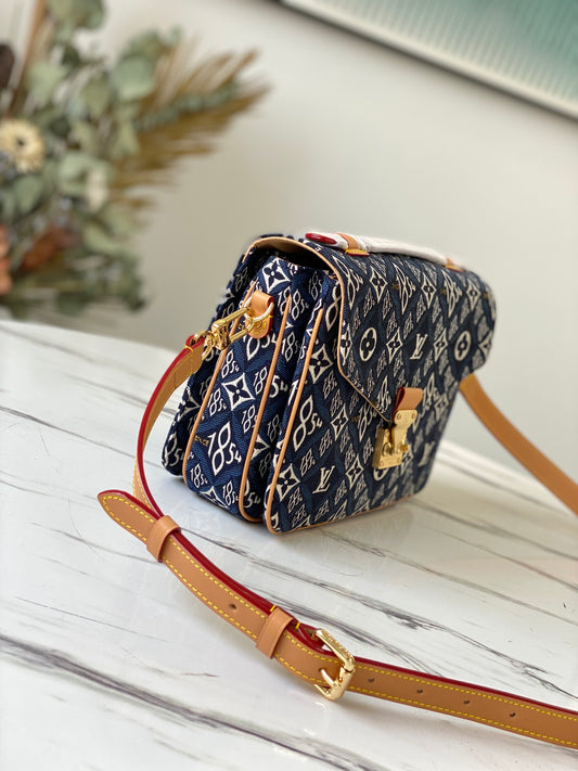 LV M57395 Pochette Métis 手袋