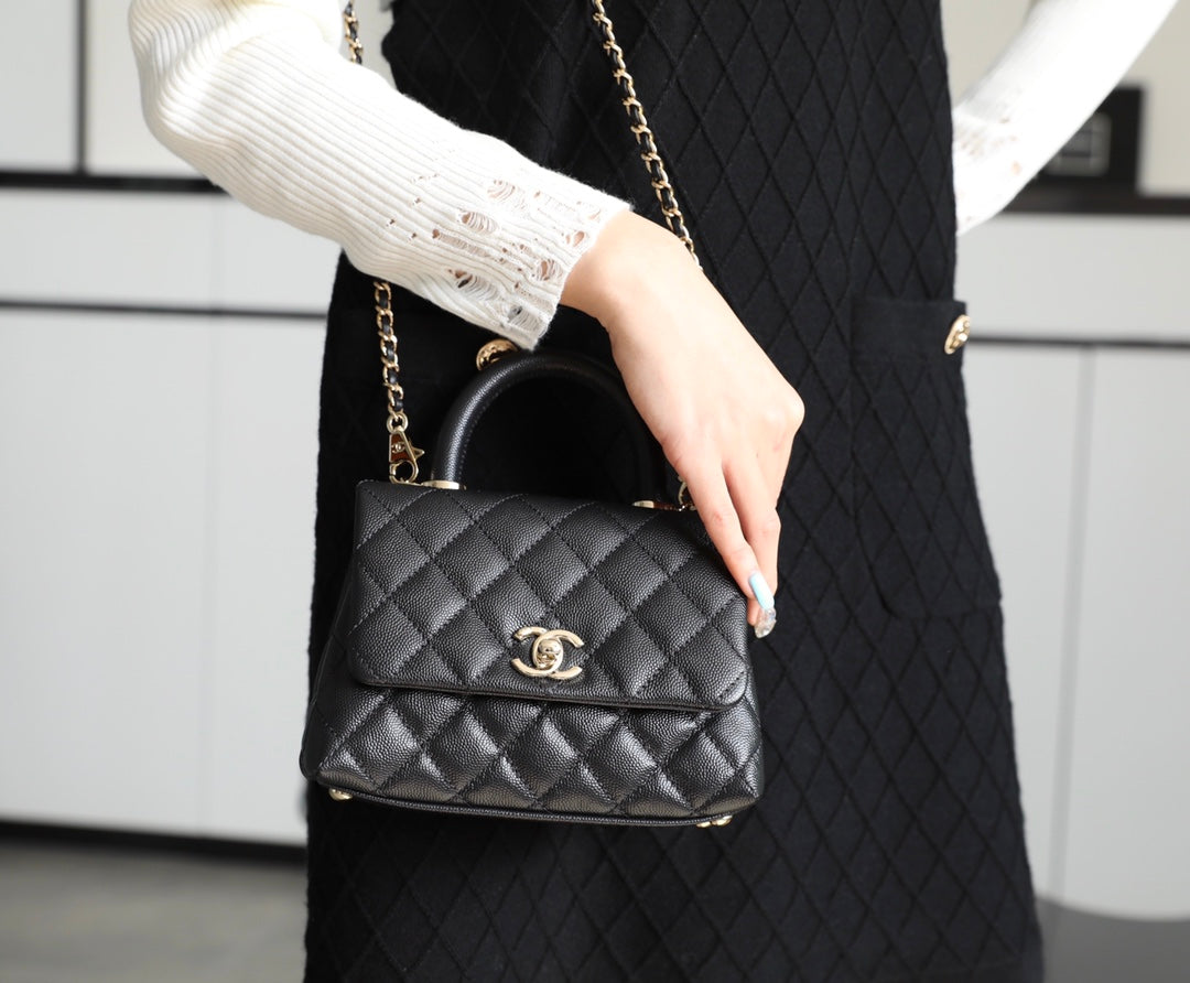 Chanel mini coco handle-黑色球紋牛皮-淡金扣
