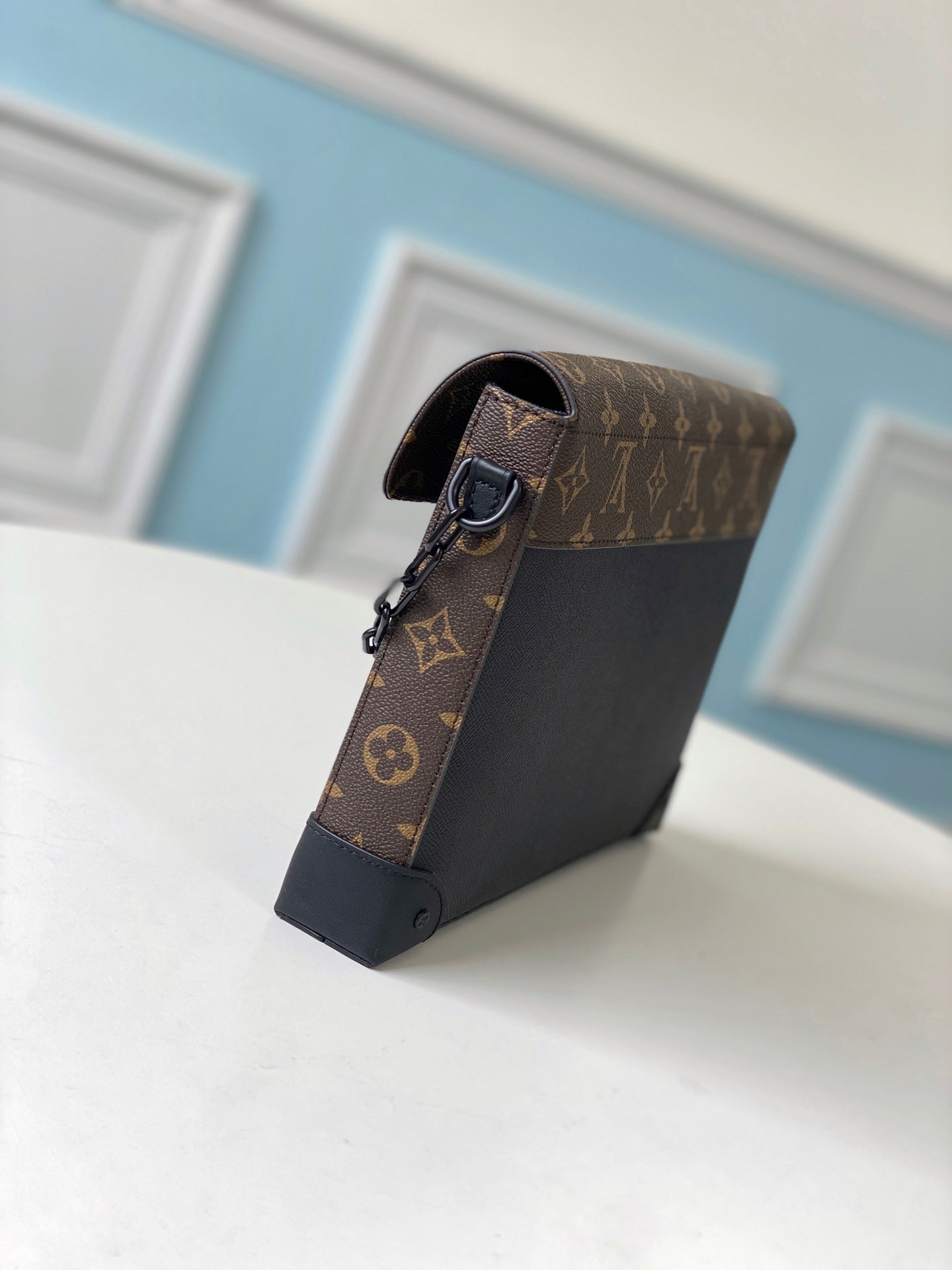 LV M30583黑 Pochette Voyage Steamer 手袋
