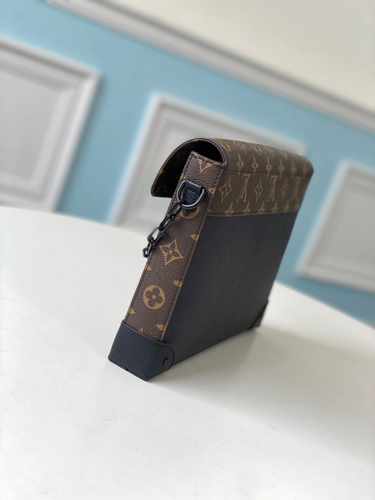 LV M30583黑 Pochette Voyage Steamer 手袋