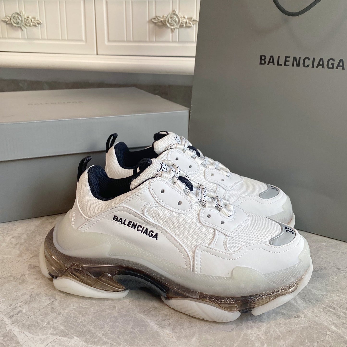 Balenciaga 巴黎世家- Triple S 氣墊老爹鞋