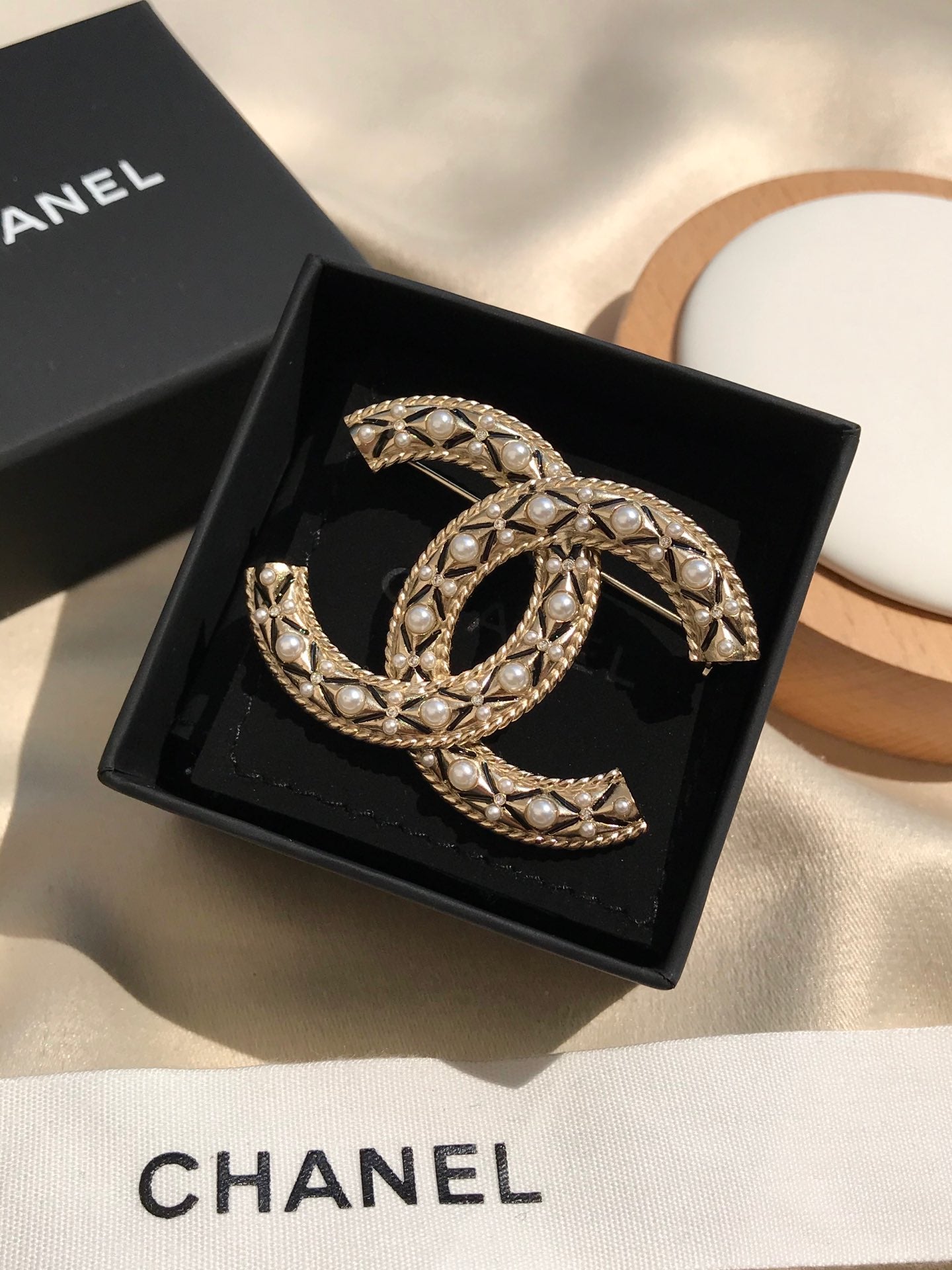 Chanel 胸針