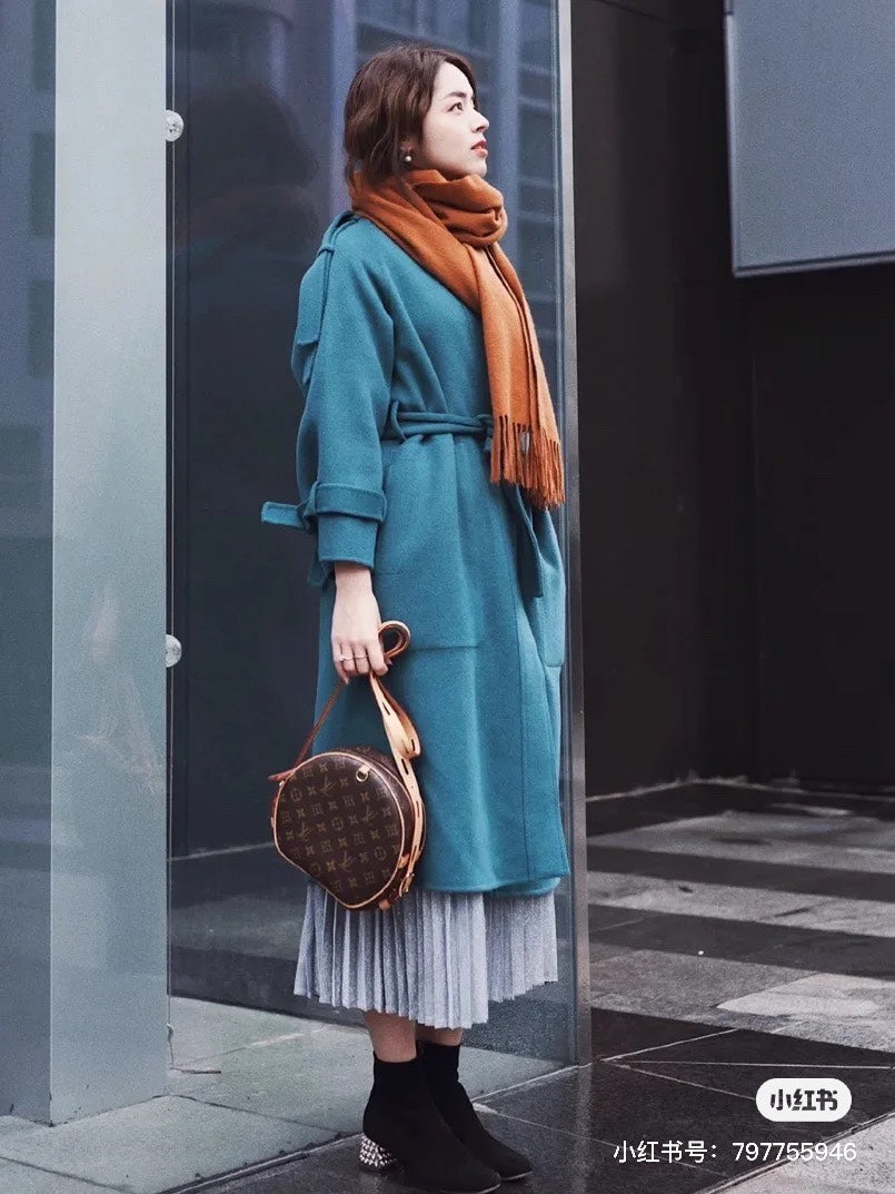 M52294 路L家-BOITE CHAPEAU SOUPLE軟圓餅包 上身照