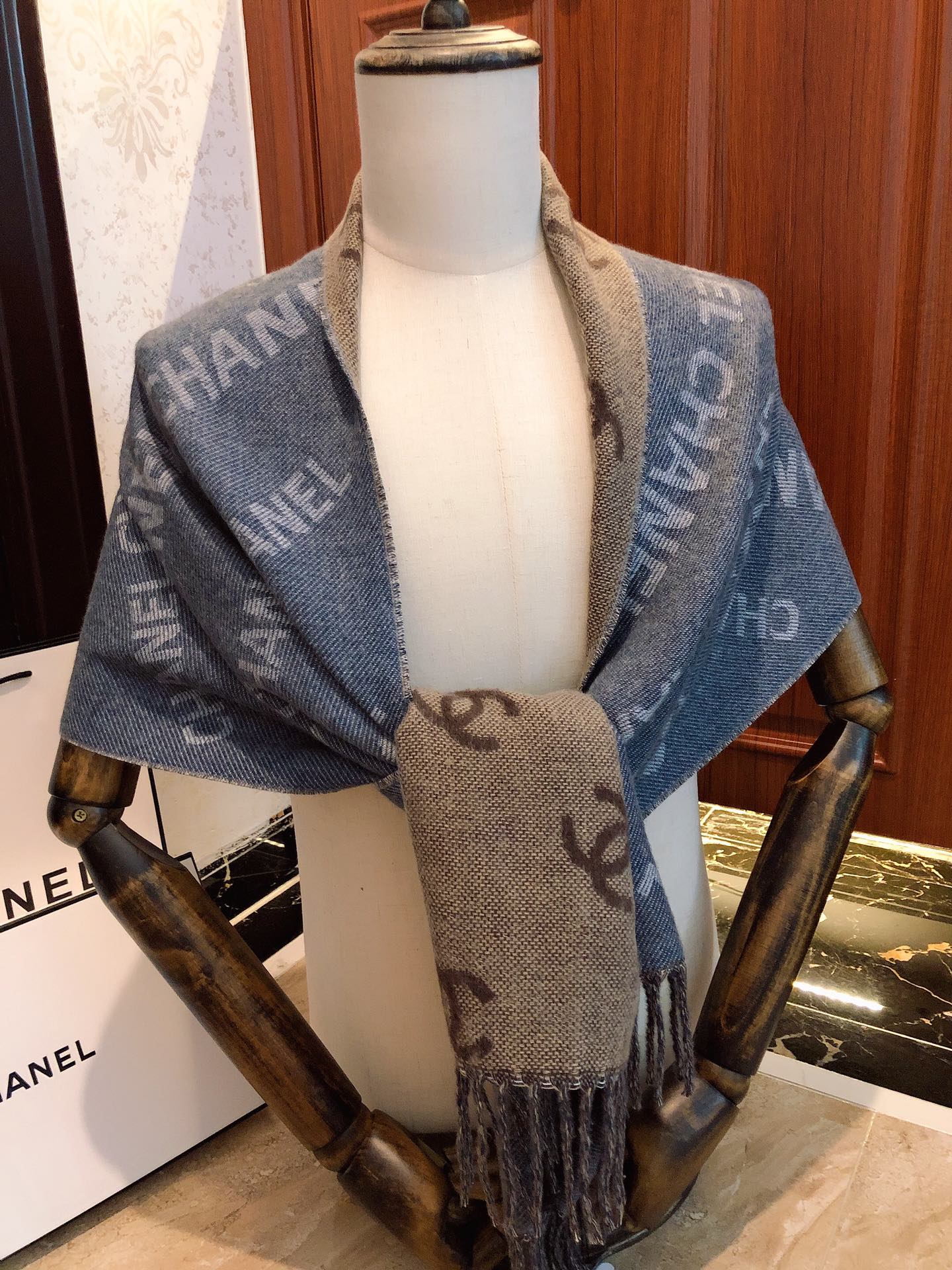 小香家-雙面字母圍巾 38*190cm