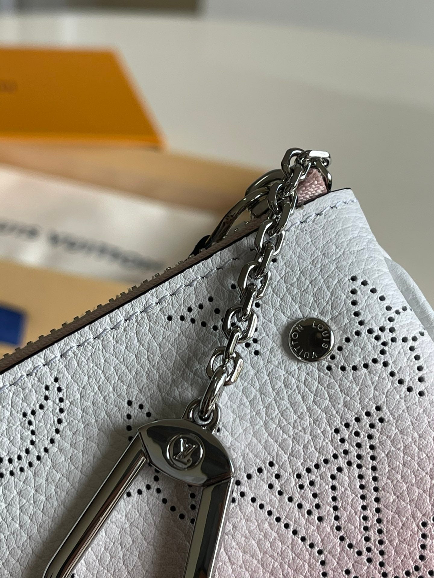 LV M69508 漸變粉 Zippy零錢包