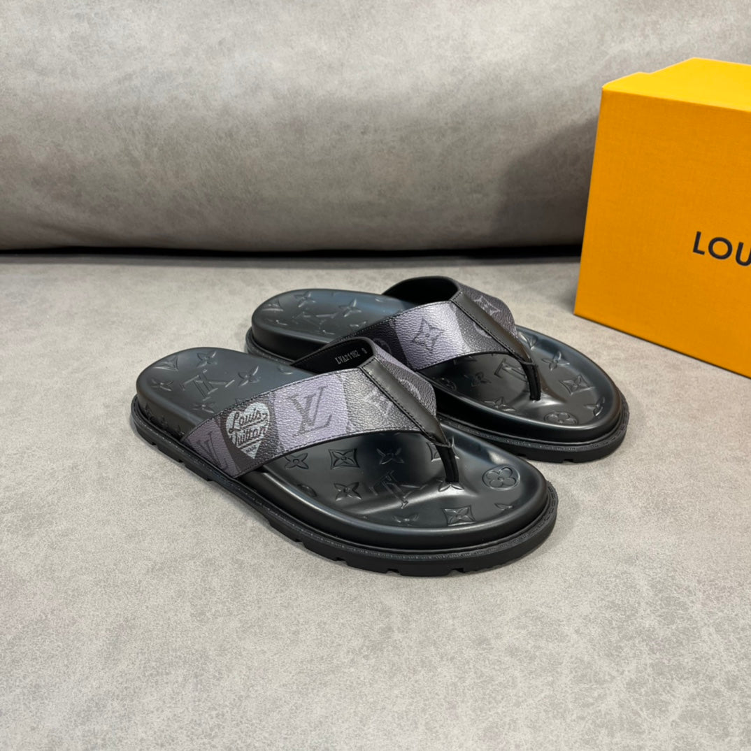 Lou-2022春夏新款 愛心圖夾腳拖鞋