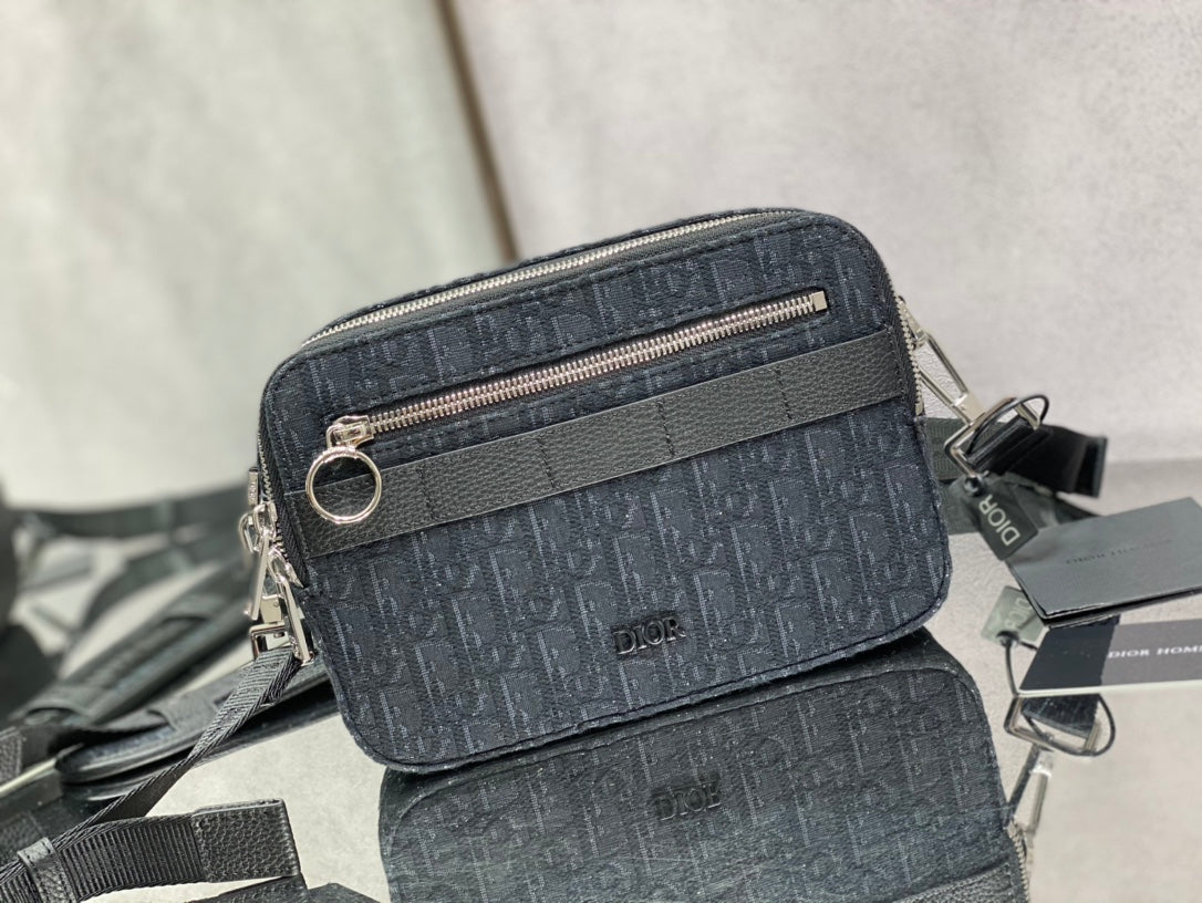 Dior 經典相機包-22*15*5cm