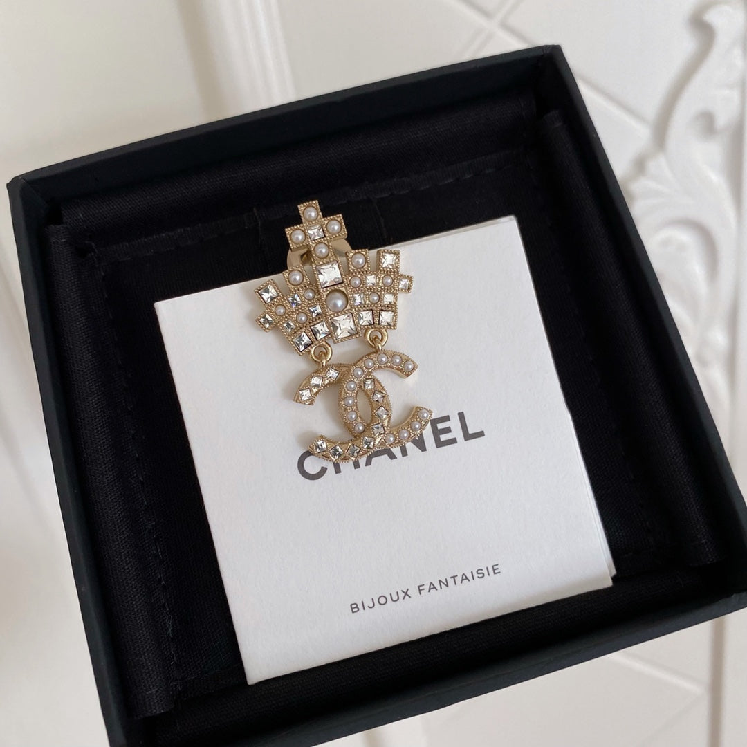 Chanel 胸針