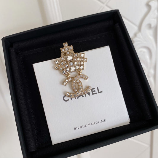 Chanel 胸針