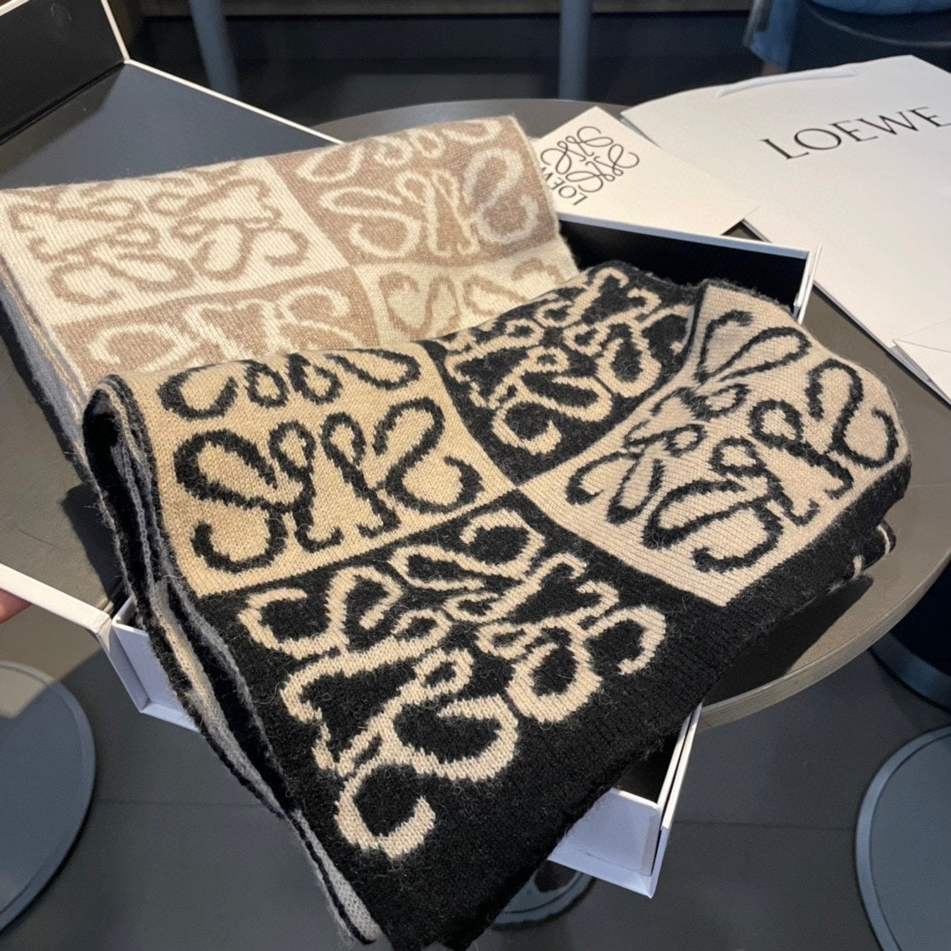 羅L威-巴塞羅納專櫃訂製圍巾 30*180cm 杏色