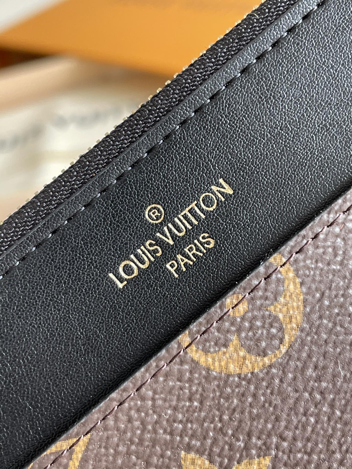 LV M80390老花 Slim Purse 手拿包