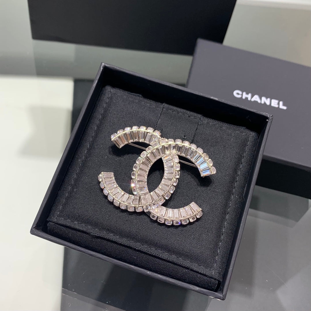 Chanel 胸針
