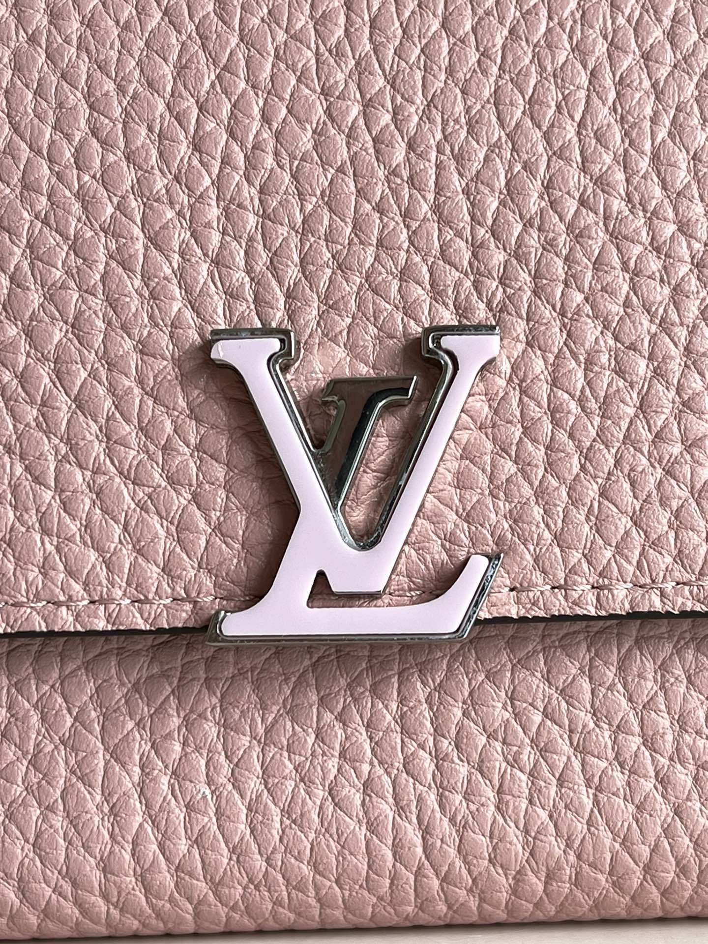 LV M62156 Capucines 三折中夾