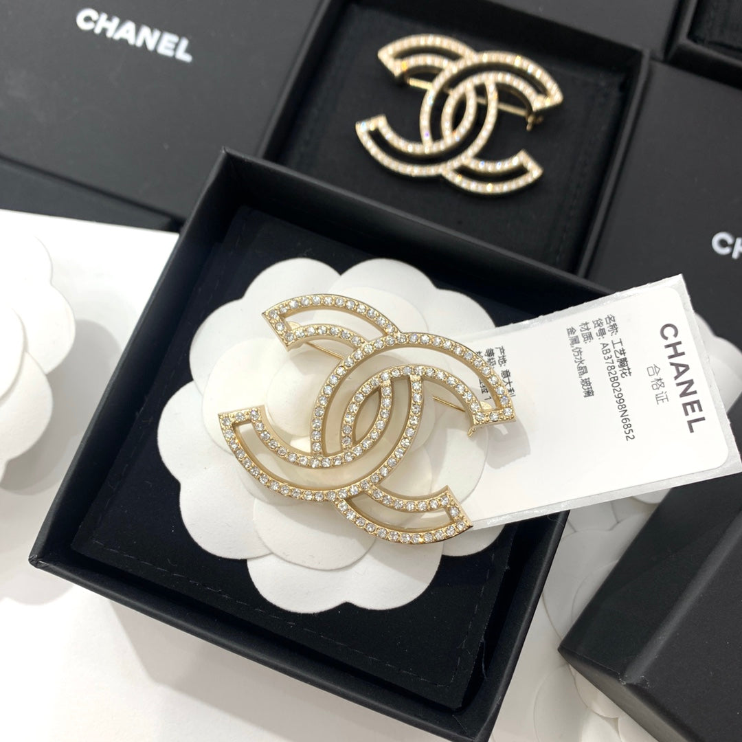 Chanel 胸針