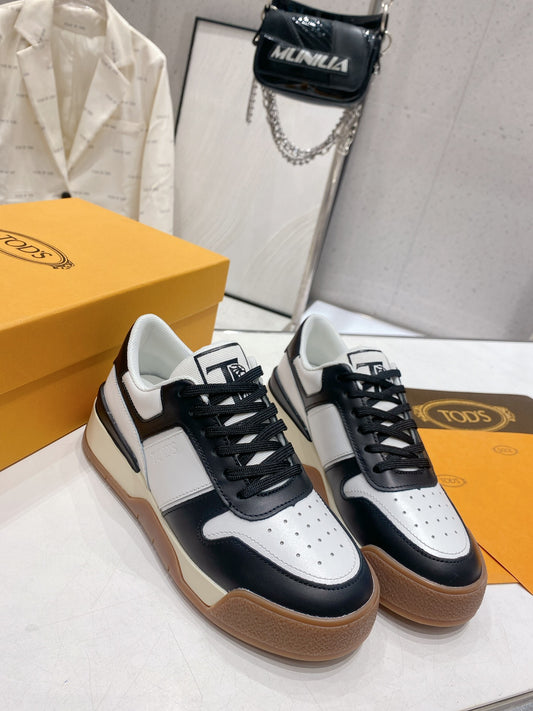 托德T-2023早春系列 休閒鞋 情侶款 咖底黑邊