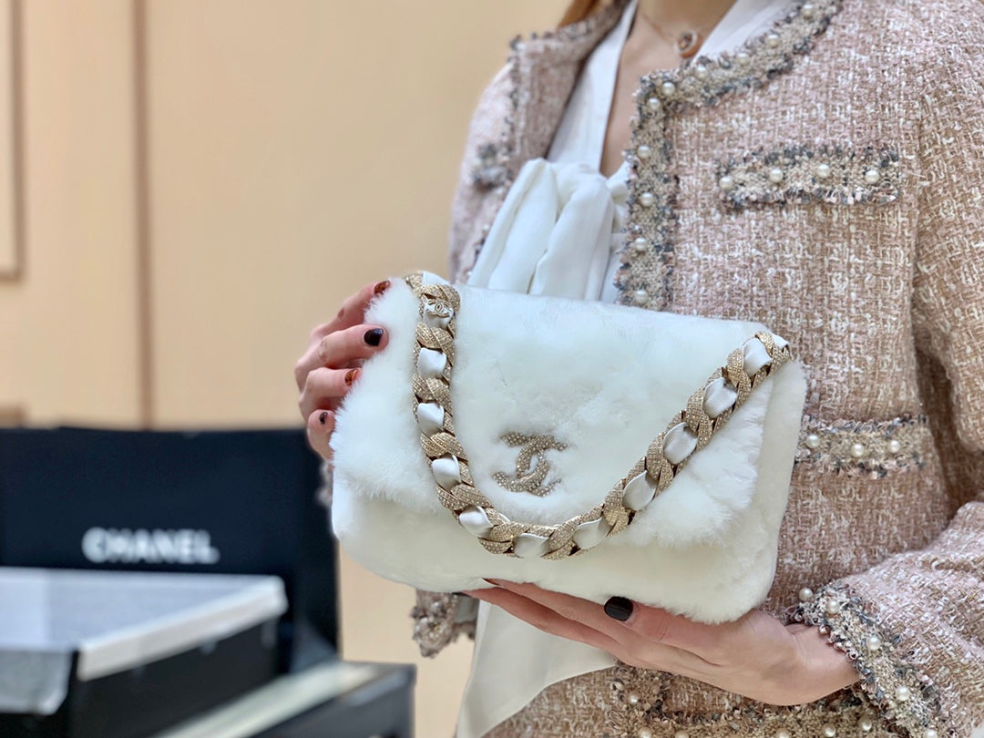 Chanel 剪羊毛鑽鏈包