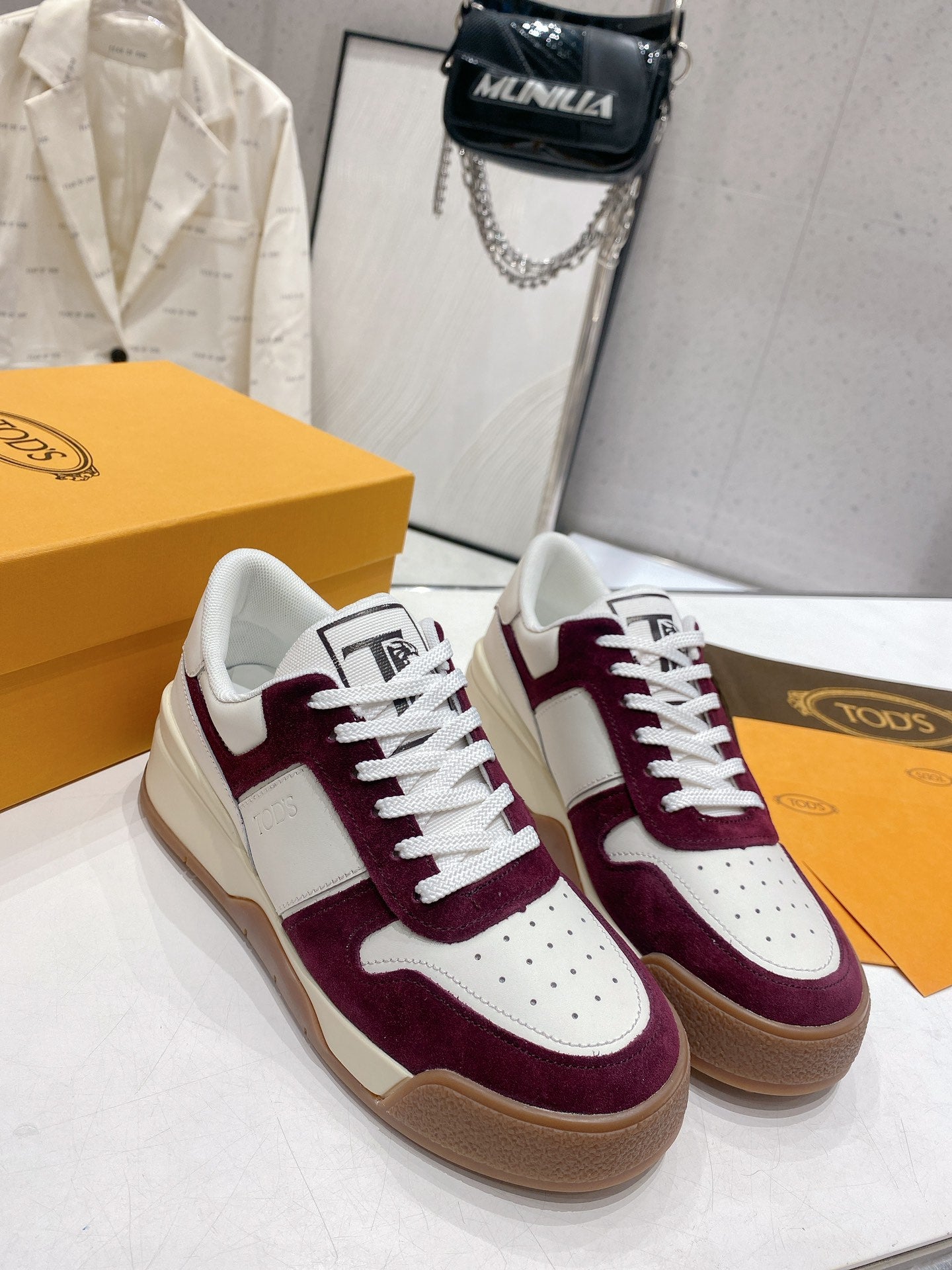 托德T-2023早春系列 休閒鞋 情侶款 咖底酒紅邊
