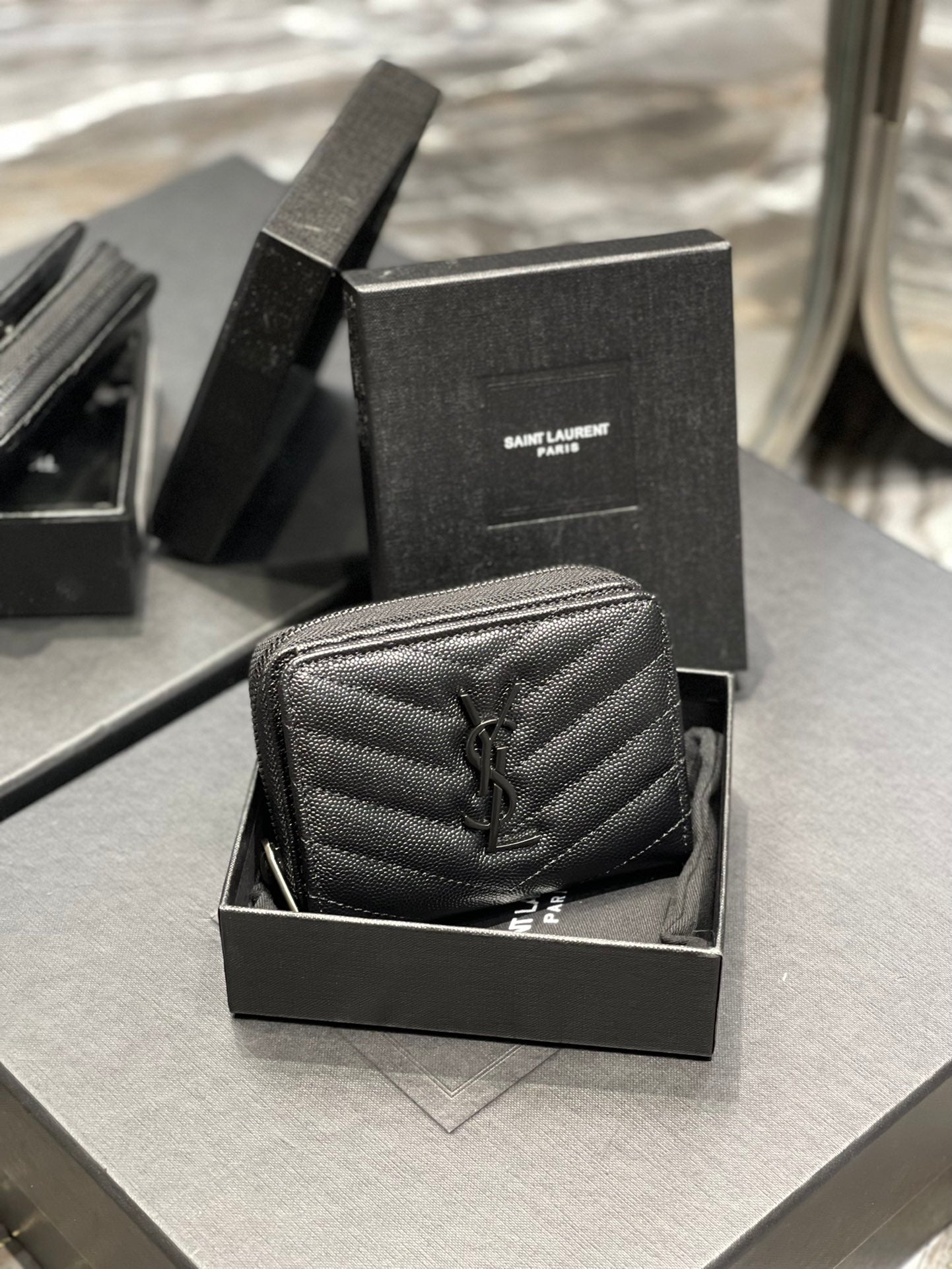 YSL 拉鍊短夾 黑色黑扣