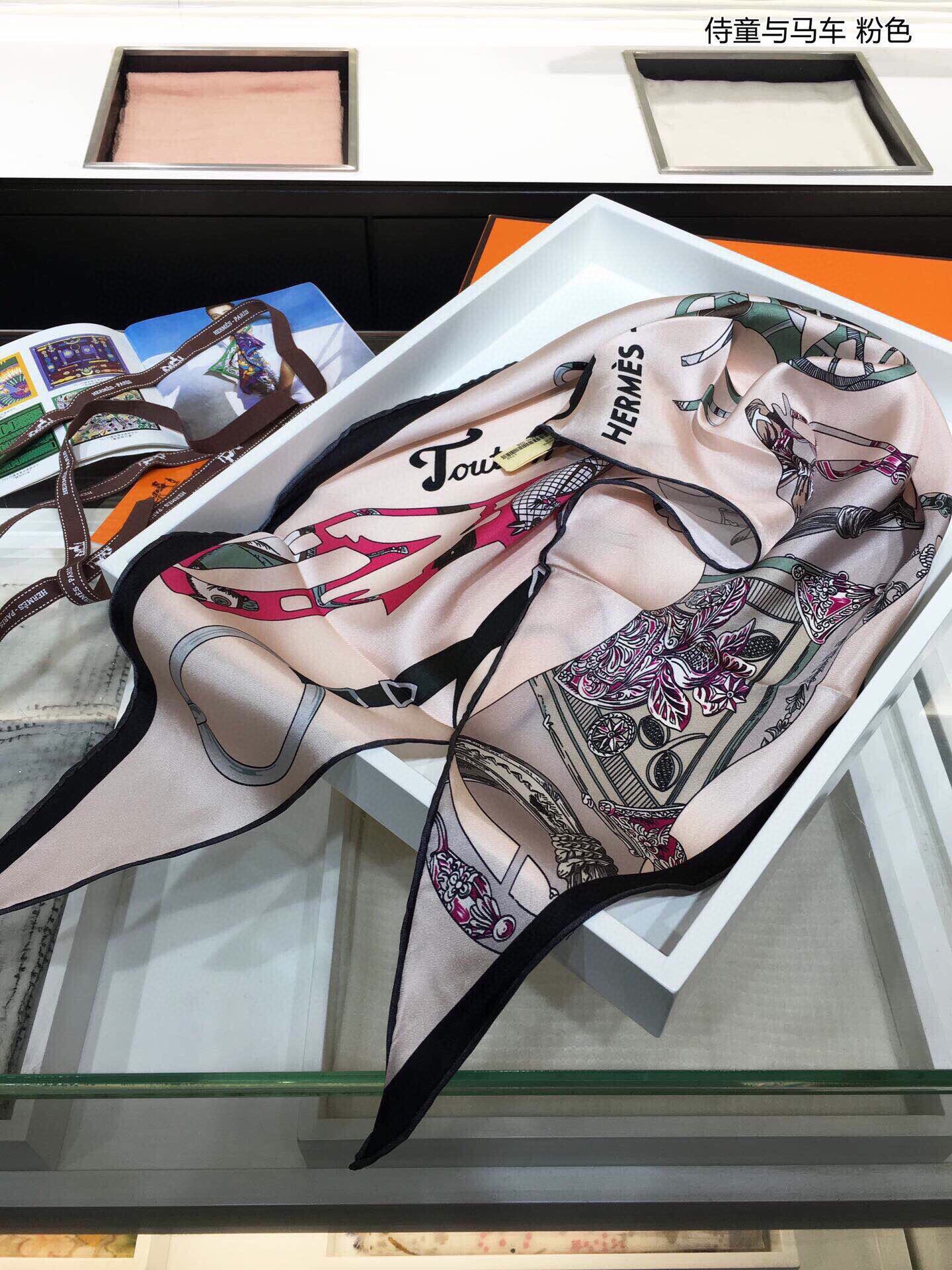 小愛款-最新款花園菱形巾-100%斜紋真絲-43*115cm